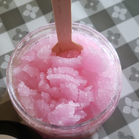 Grapefruit and Bergamot Sugar Scrub - Picture 2 of 3